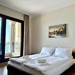 Cosher - Gardenia Palace 11 Free Parking Appartamento